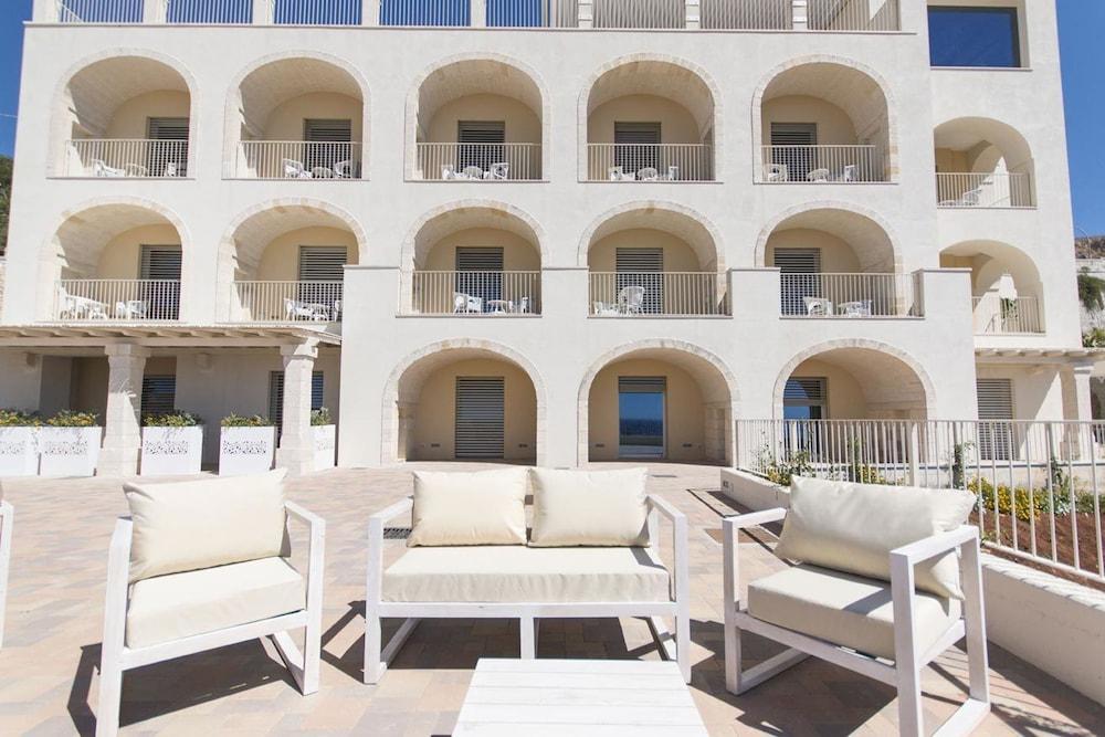 Est Hotel 4*