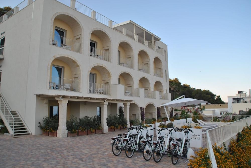Est Hotel 4*